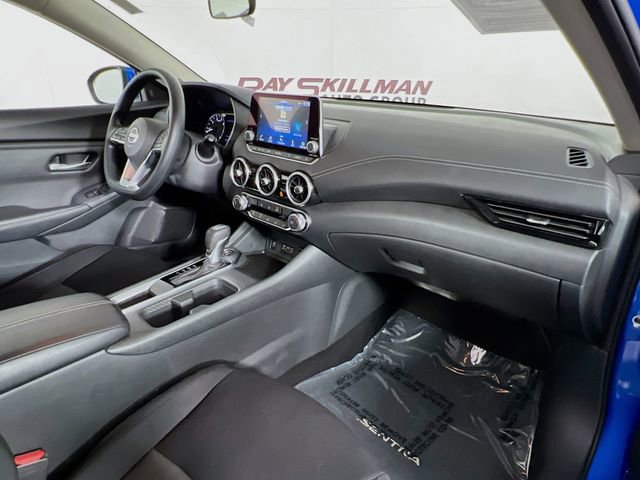 Used 2025 Nissan Sentra SV FWD image 36