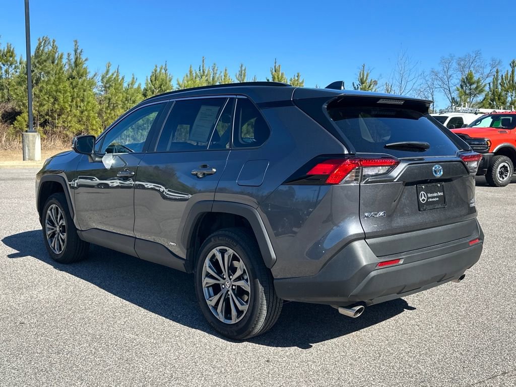 Used 2023 Toyota RAV4 XLE Premium image 9