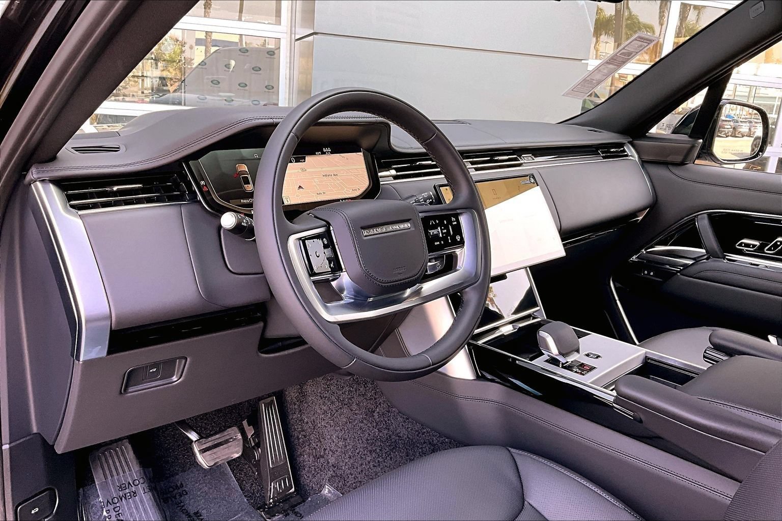 New 2026 Land Rover Range Rover Long Wheelbase SE AWD/4WD image 6