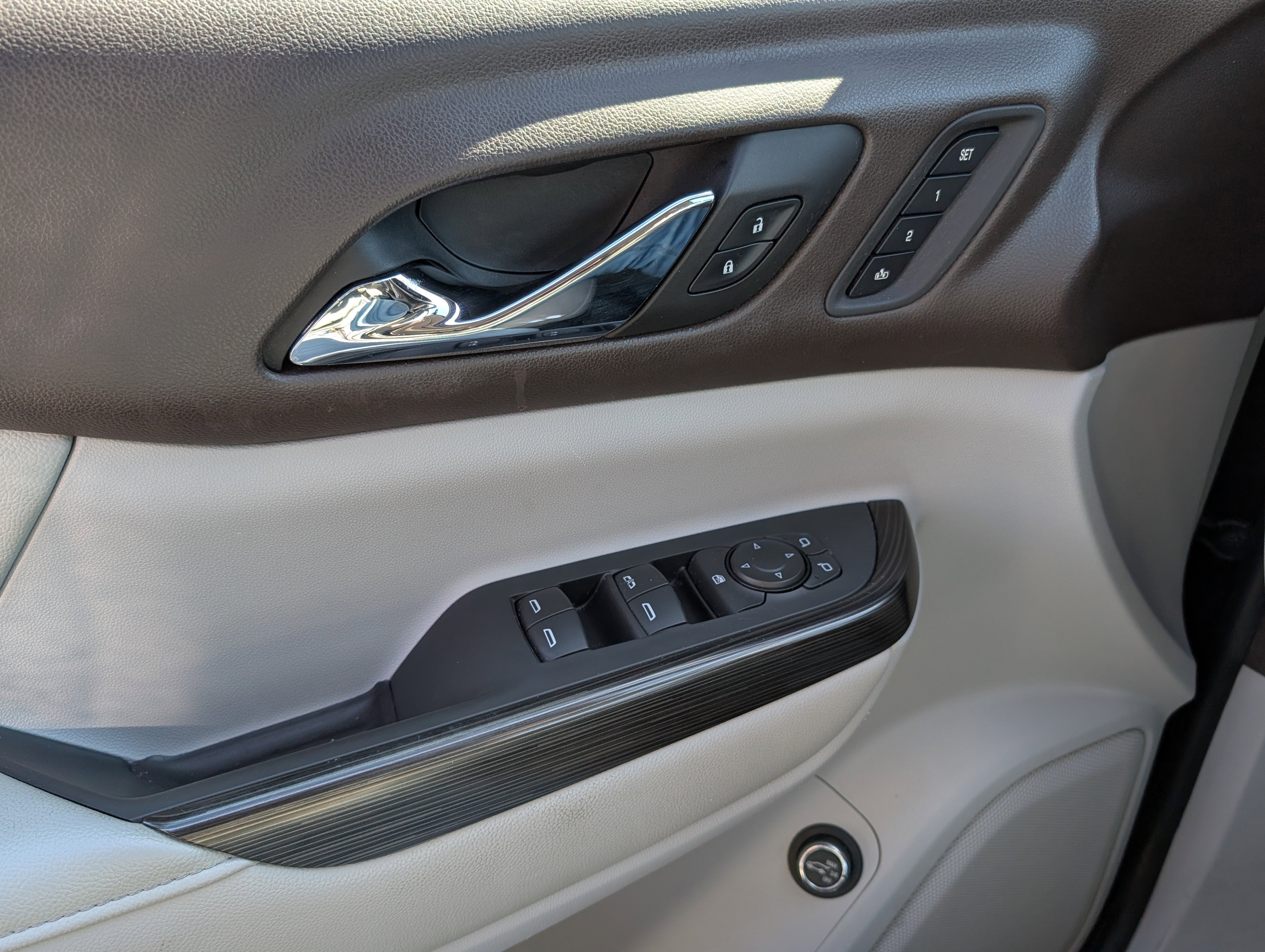 Used 2018 GMC Acadia SLT w/ LPO, Black Accent Package image 20