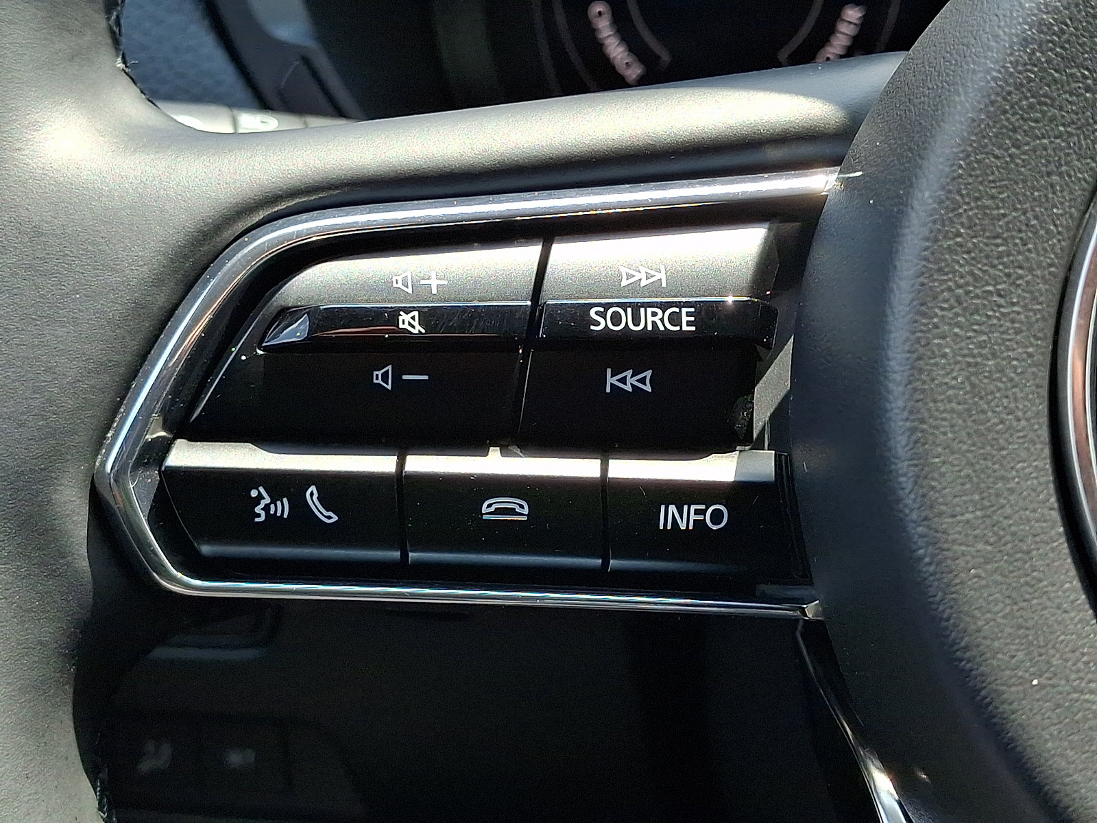 Certified 2024 MAZDA CX-90 Plug-In Hybrid w/ Premium Pkg AWD/4WD image 25