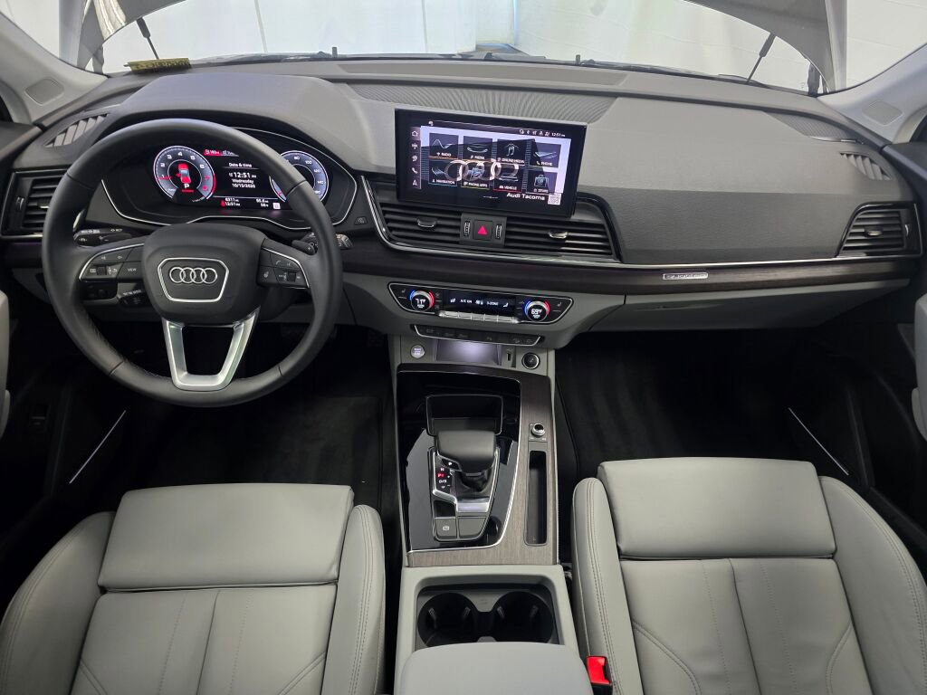 Certified 2025 Audi Q5 2.0T Premium Plus w/ Premium Plus Package image 17