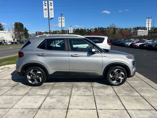 Certified 2025 Hyundai Venue SEL image 4