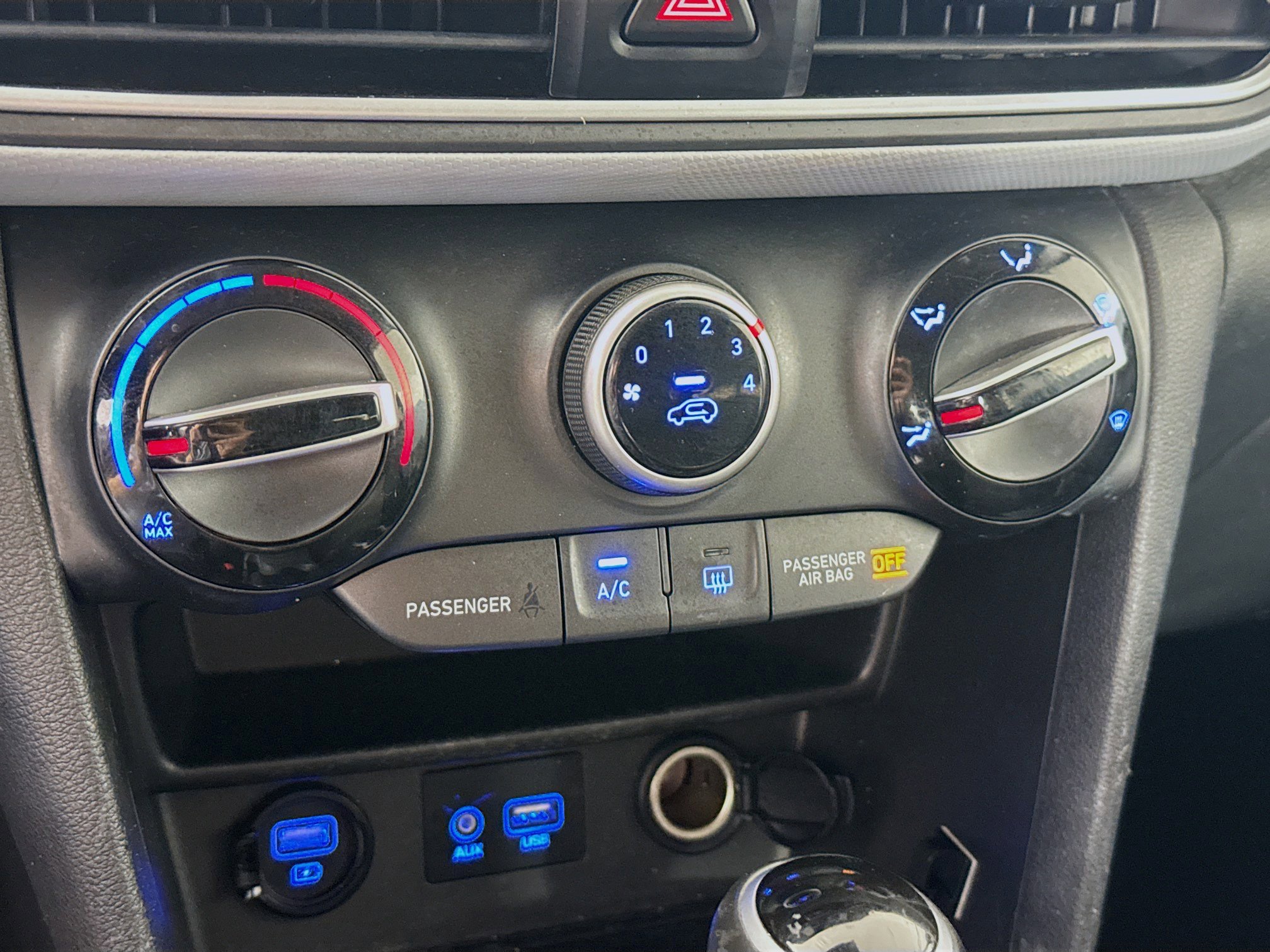 Used 2021 Hyundai Kona SEL AWD/4WD image 17