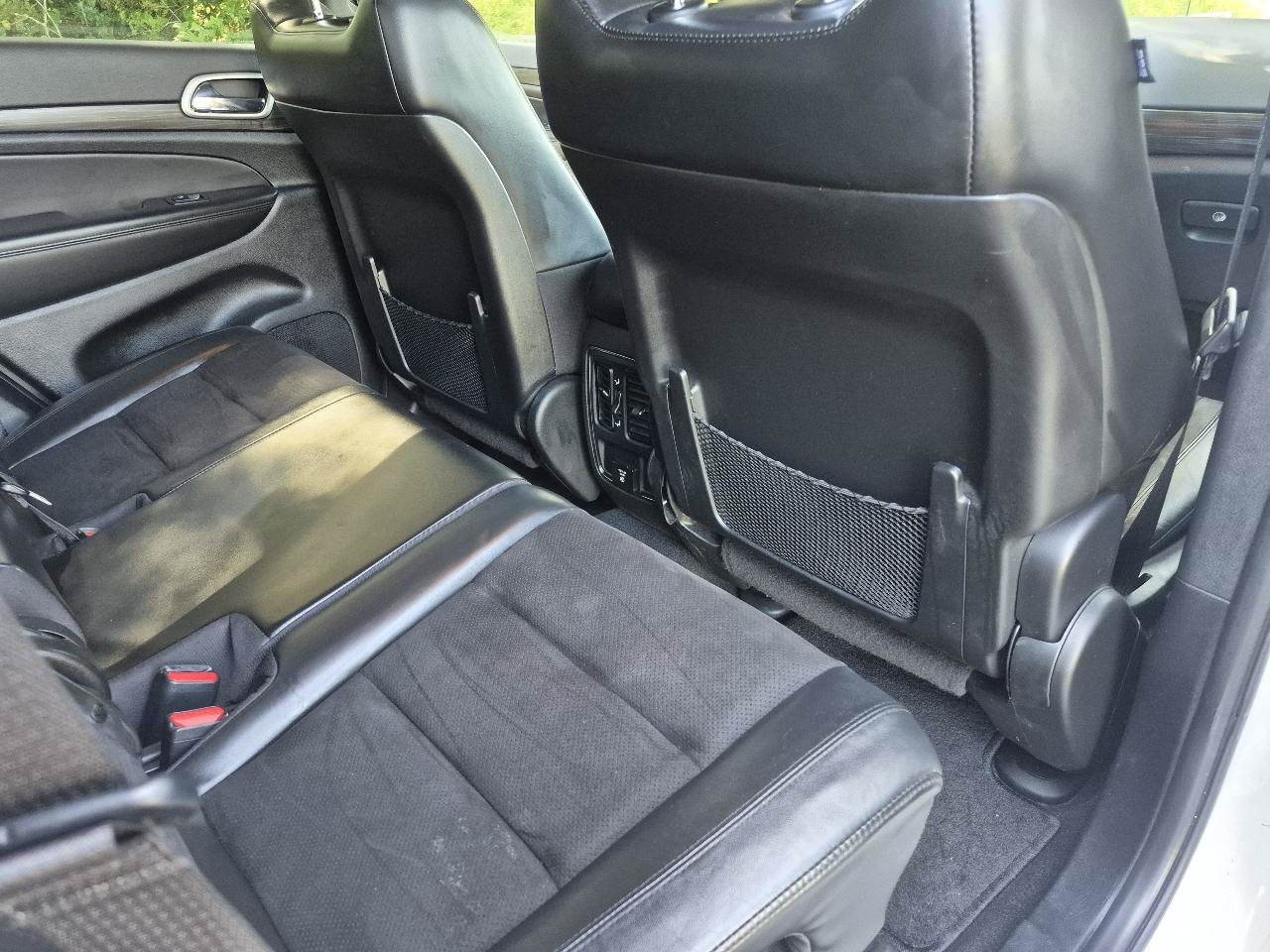Used 2022 Jeep Grand Cherokee Laredo RWD image 19