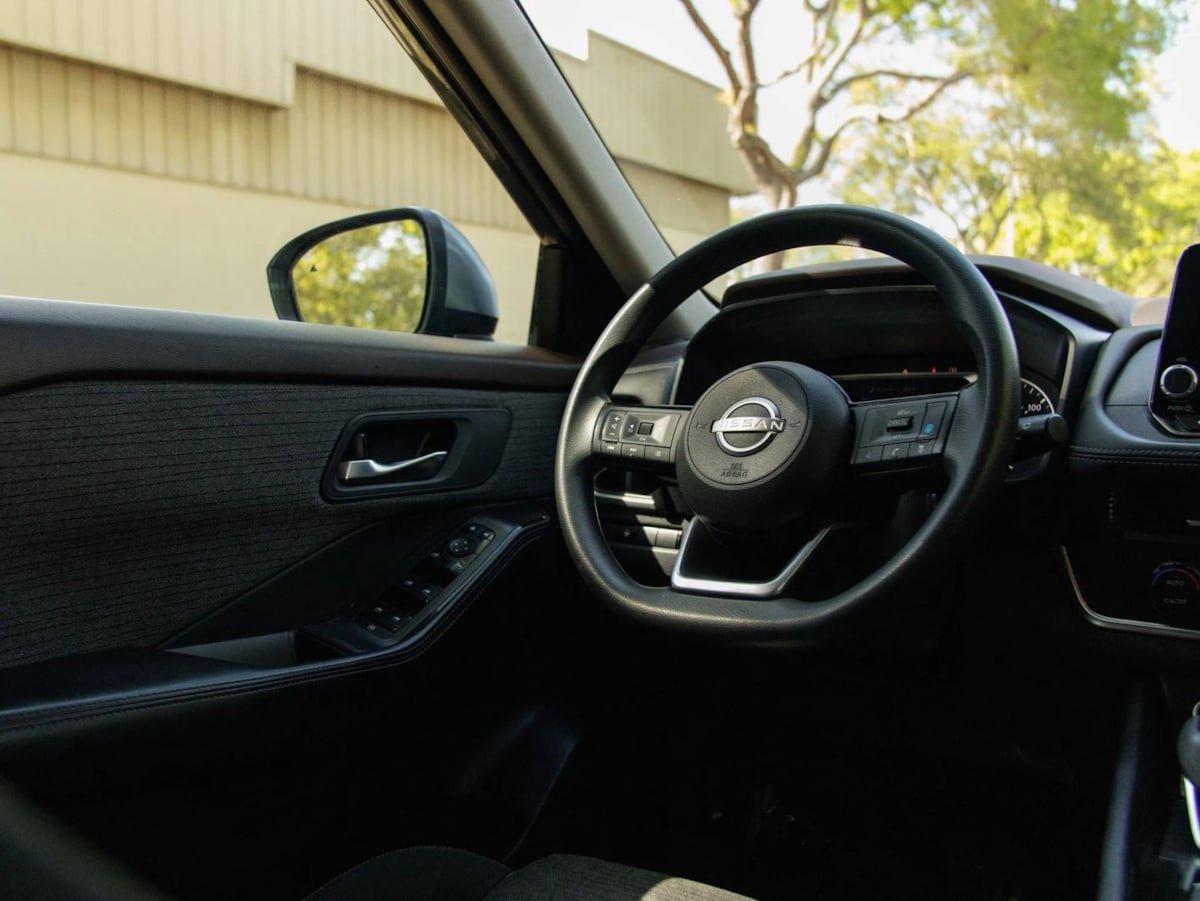 Used 2023 Nissan Rogue SV AWD/4WD image 29