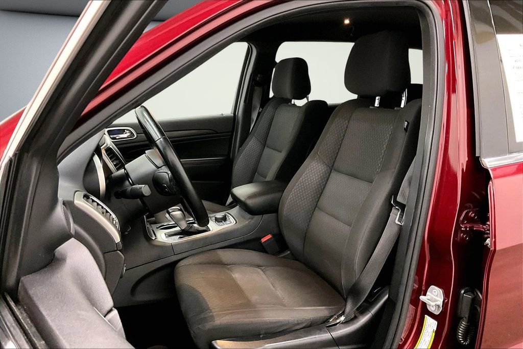 Used 2020 Jeep Grand Cherokee Laredo AWD/4WD image 21