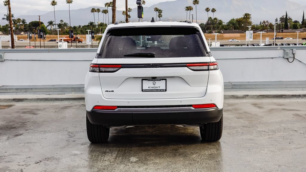 New 2026 Jeep Grand Cherokee Limited w/ Limited Altitude Package AWD/4WD image 8