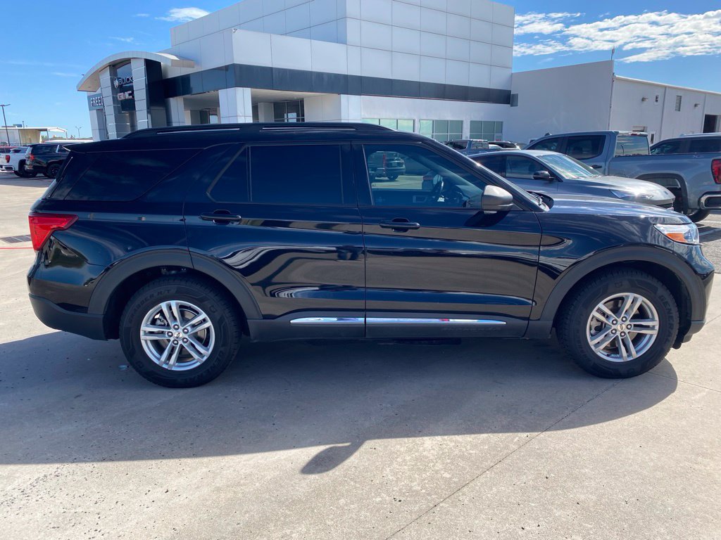 Used 2022 Ford Explorer XLT w/ Equipment Group 202A AWD/4WD image 6