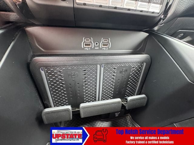 Used 2025 RAM 2500 Laramie AWD/4WD image 11
