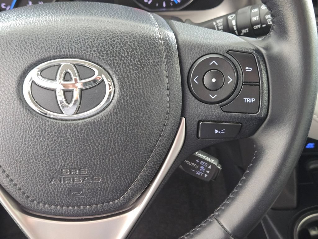 Used 2017 Toyota RAV4 XLE w/ Carpet Mat Package AWD/4WD image 27