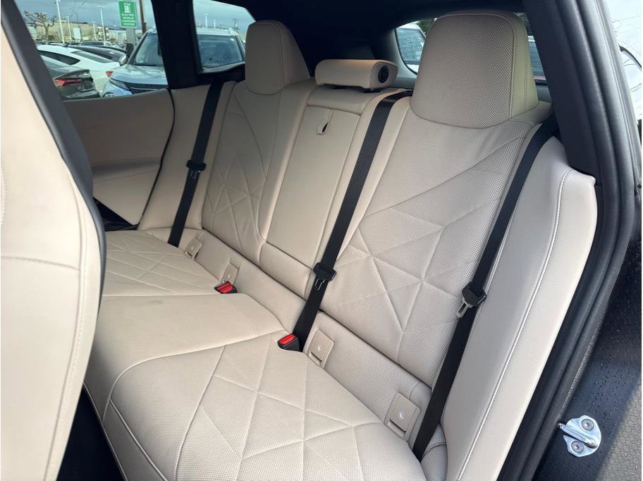 Used 2023 BMW iX xDrive50 w/ Sport Package image 24