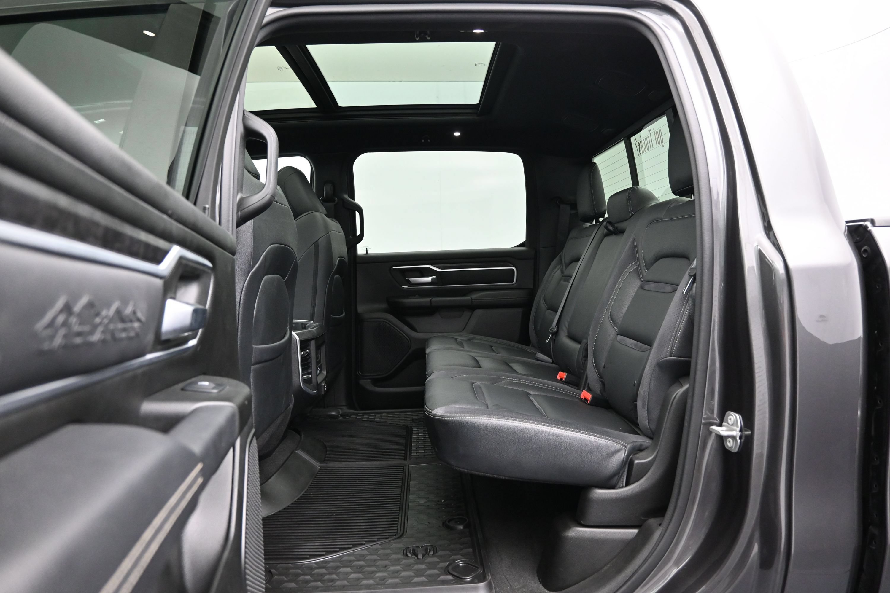 Used 2022 RAM 1500 Big Horn AWD/4WD image 11