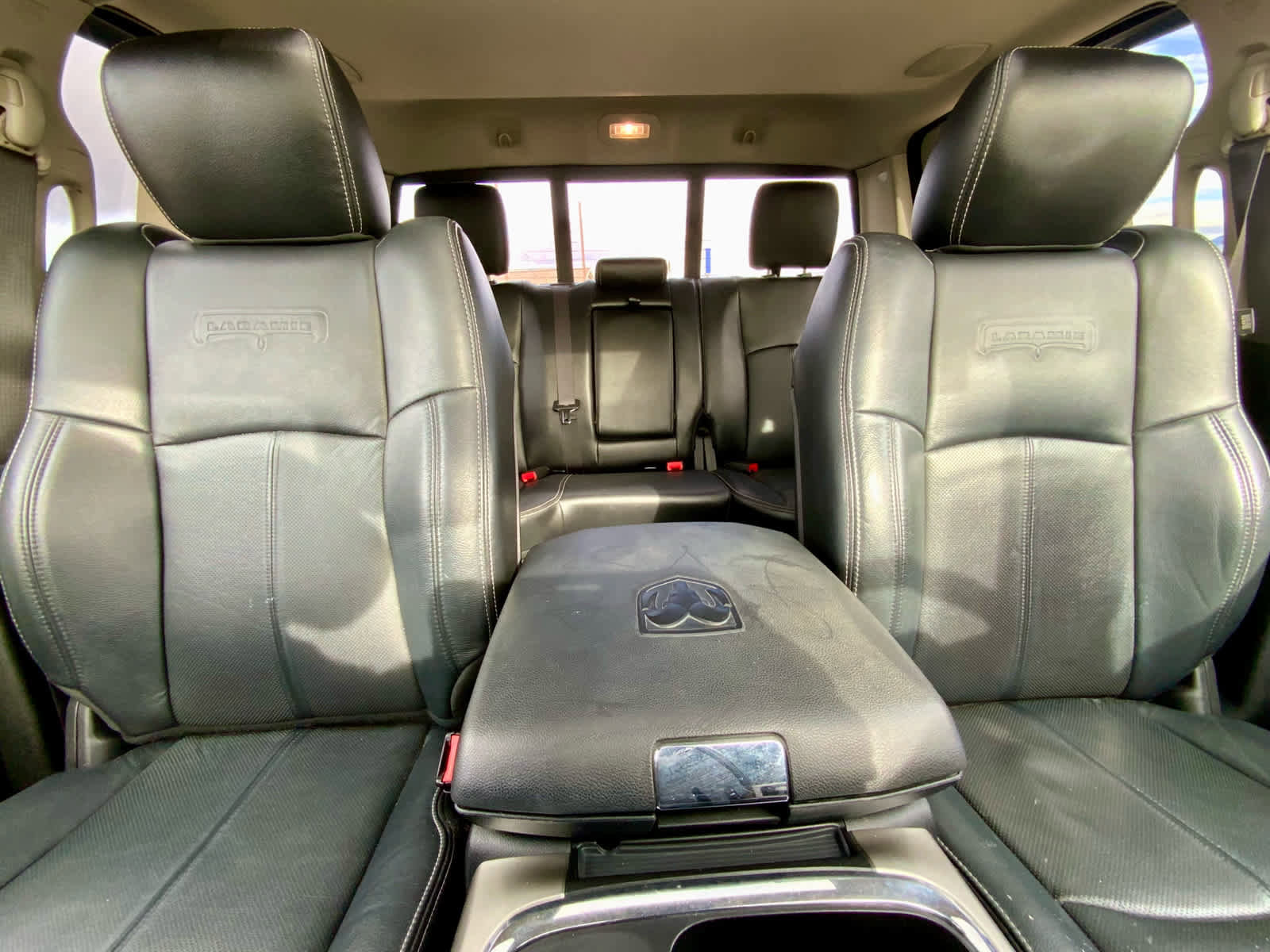 Used 2018 RAM 1500 Laramie image 29