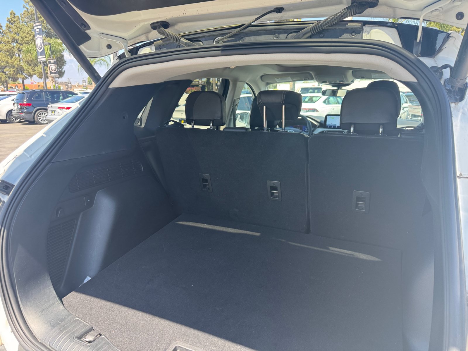 Used 2022 Ford Escape SEL w/ Technology Package FWD image 16
