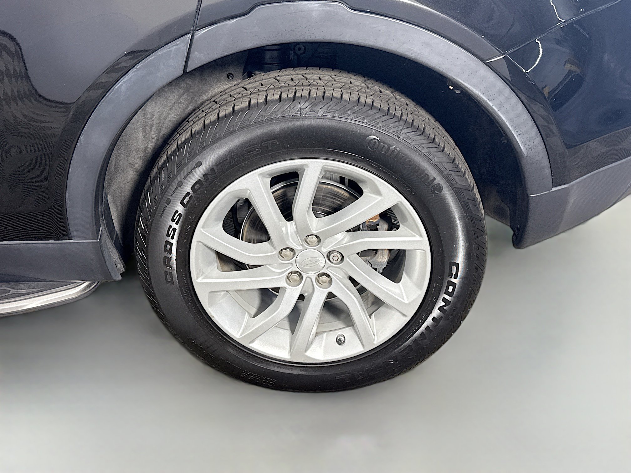 Used 2016 Land Rover Discovery Sport HSE AWD/4WD image 37