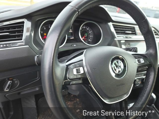 Used 2018 Volkswagen Tiguan SE w/ Panoramic Sunroof Package image 13