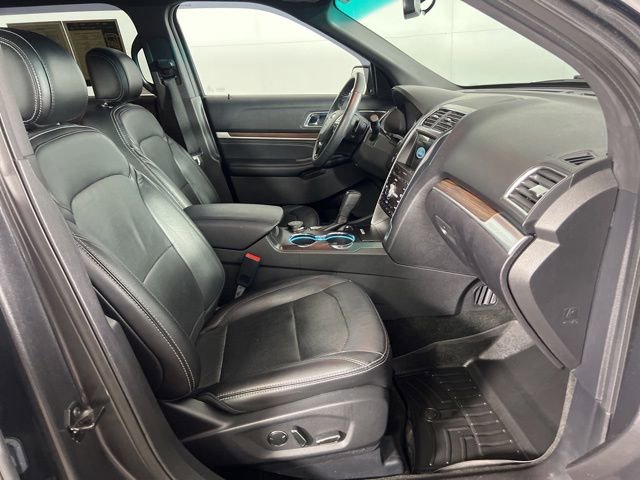 Used 2017 Ford Explorer Limited AWD/4WD image 13