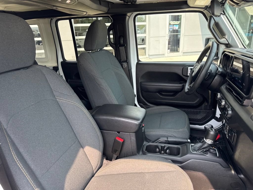 Used 2024 Jeep Wrangler Unlimited Sport AWD/4WD image 43