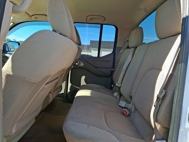 Used 2010 Nissan Frontier SE image 10