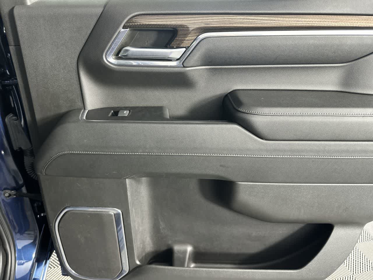 Used 2023 Chevrolet Silverado 1500 LT AWD/4WD image 27