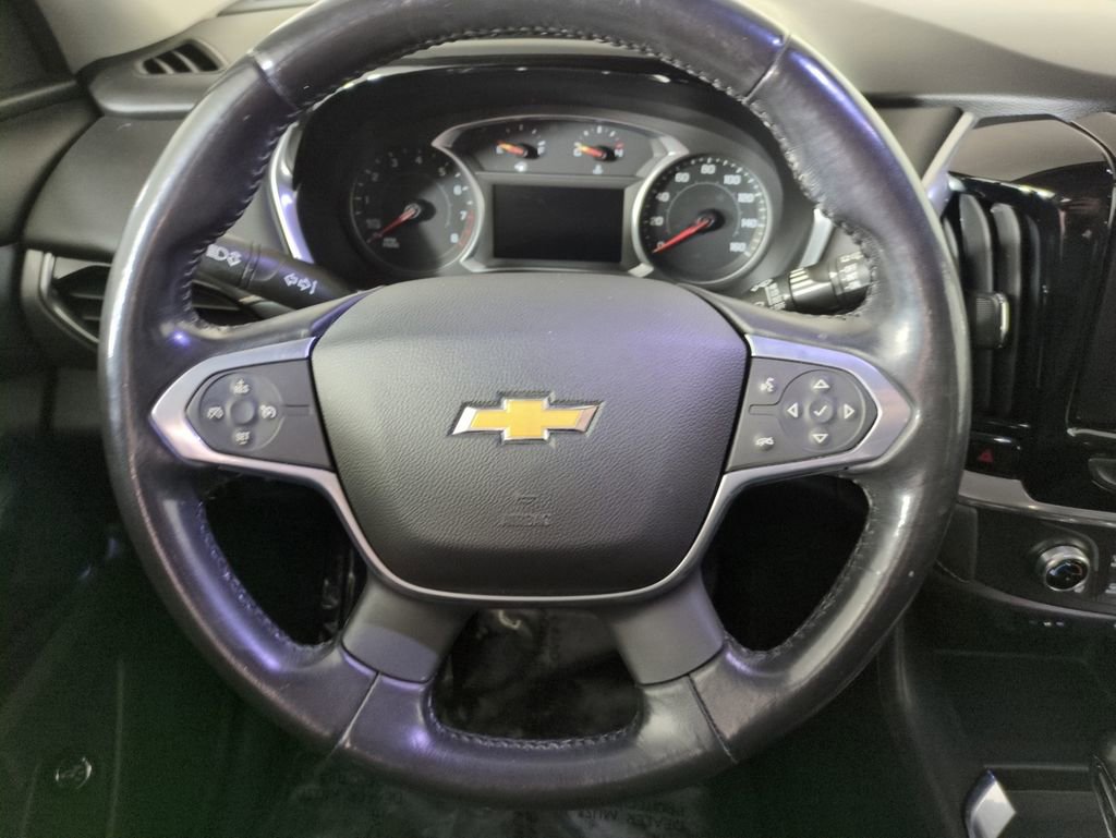 Used 2021 Chevrolet Traverse LT image 16
