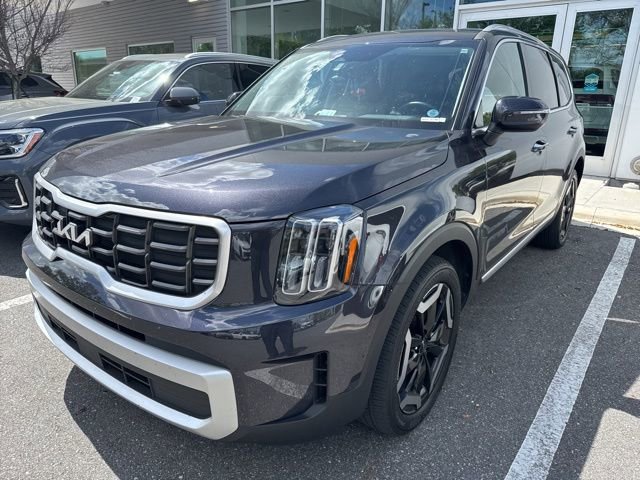 Used 2025 Kia Telluride S image 3