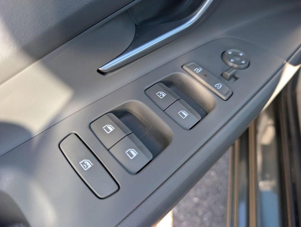 Used 2024 Hyundai Elantra SEL image 12