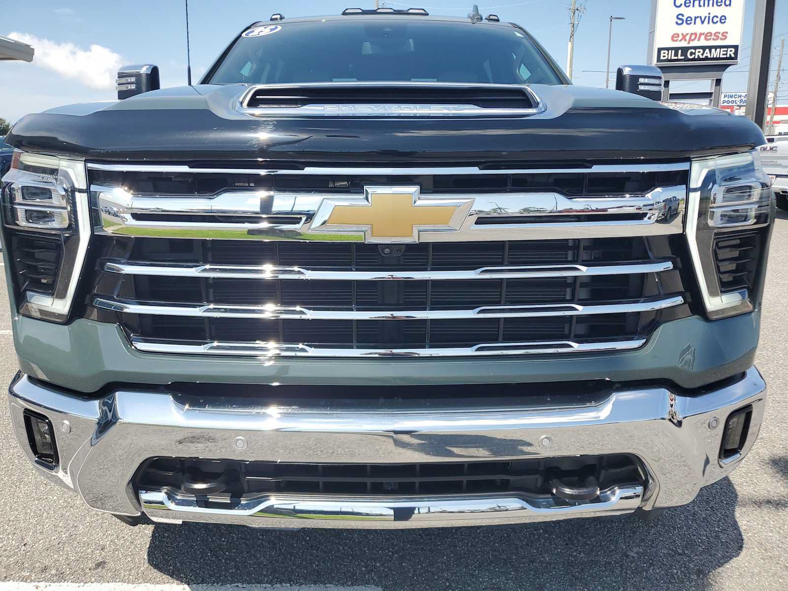 Used 2025 Chevrolet Silverado 2500 LTZ w/ LTZ Convenience Package AWD/4WD image 16