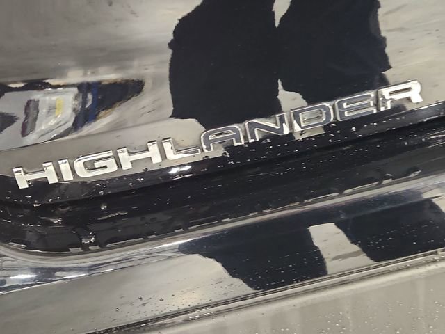 Used 2022 Toyota Highlander XSE FWD image 32