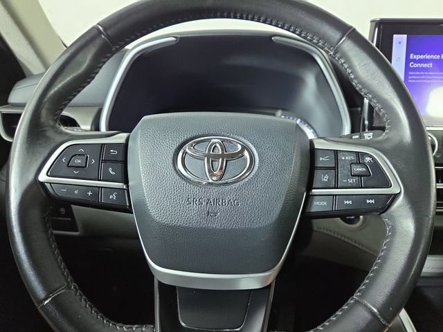 Used 2024 Toyota Highlander XLE AWD/4WD image 23