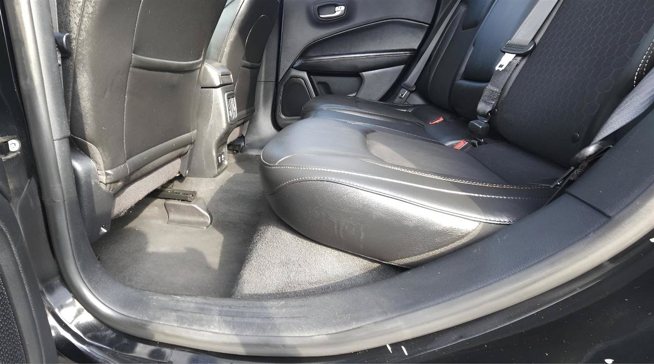 Used 2018 Jeep Compass Latitude w/ Popular Equipment Group AWD/4WD image 21