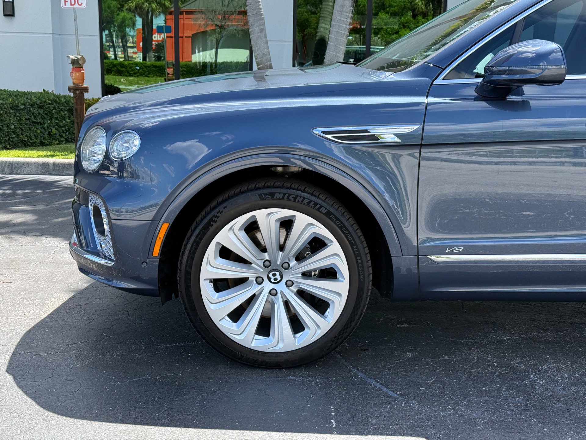 Used 2021 Bentley Bentayga AWD/4WD image 16