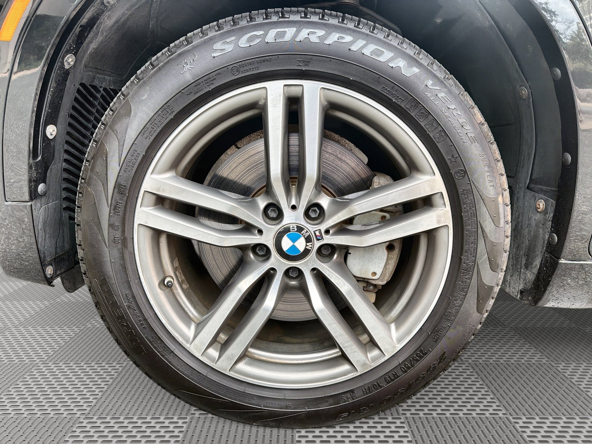Used 2019 BMW X6 xDrive50i w/ M Sport Package AWD/4WD image 19