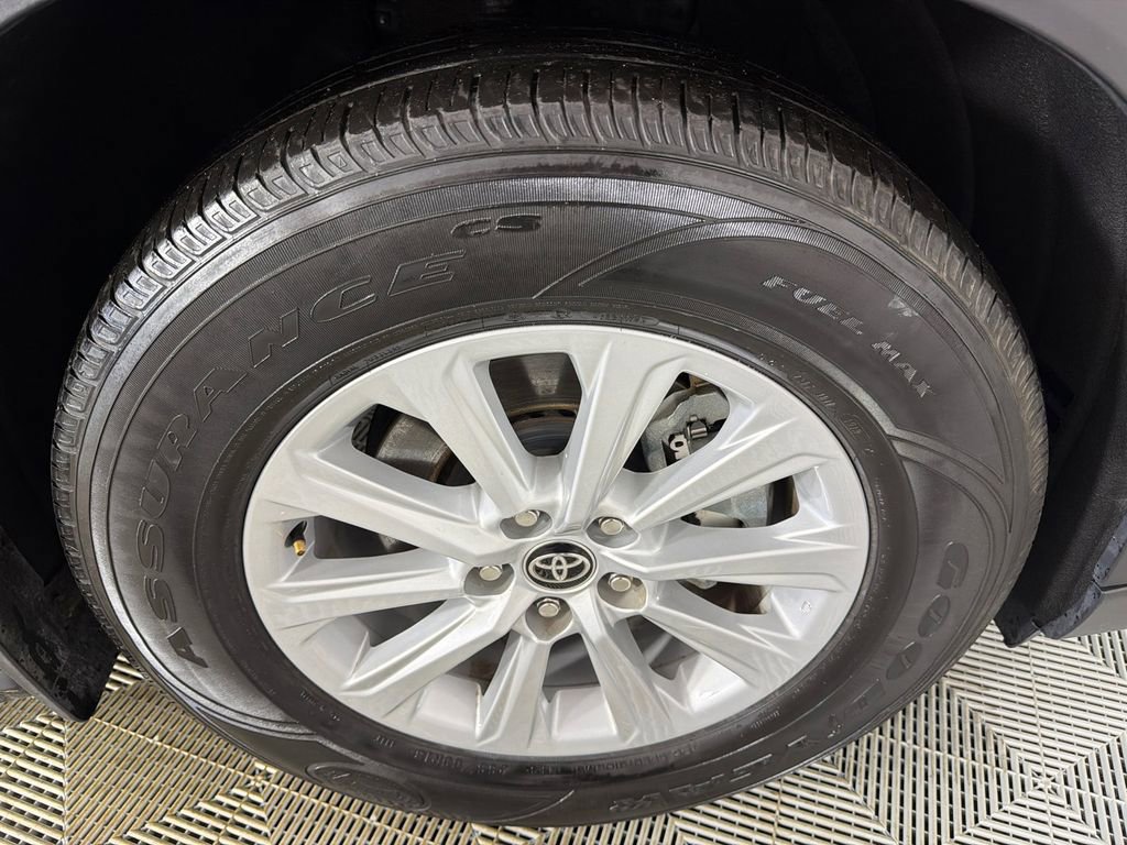 Used 2025 Toyota Grand Highlander AWD Hybrid image 13