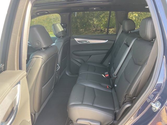 New 2025 Cadillac XT6 Luxury image 37