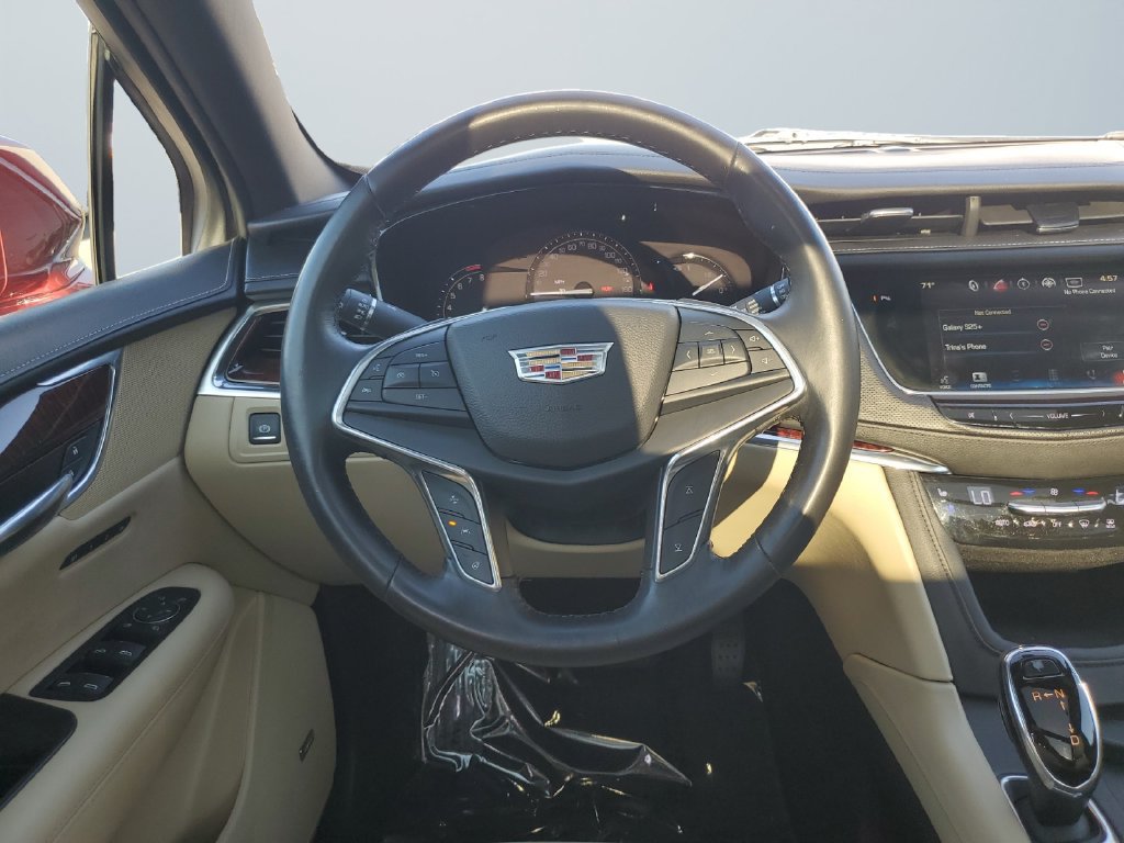 Used 2017 Cadillac XT5 Premium Luxury FWD image 12