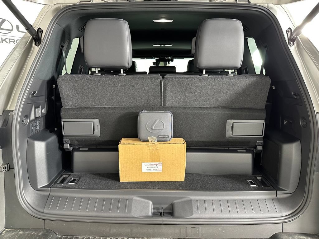 New 2026 Lexus LX 700h Luxury AWD/4WD image 45