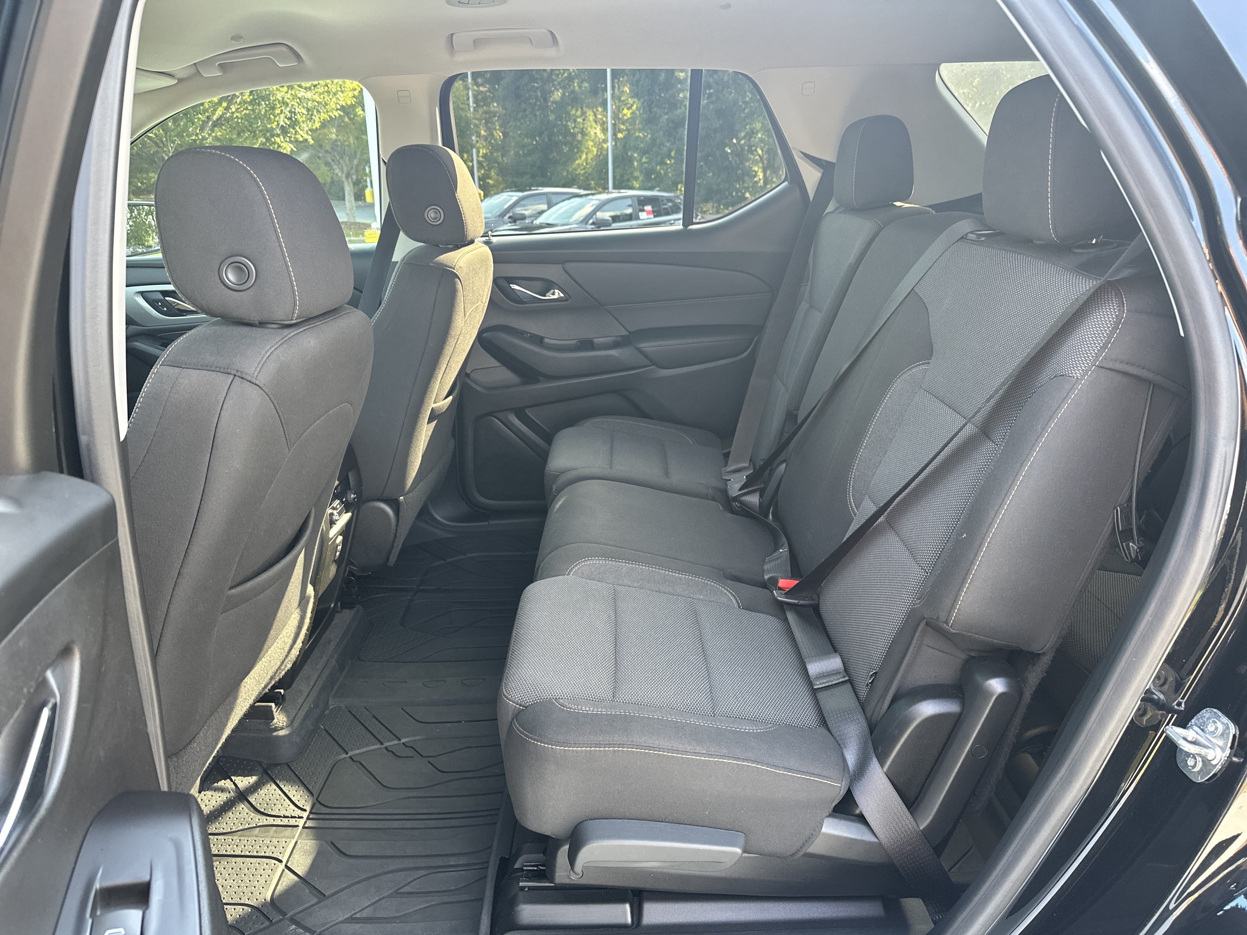 Used 2020 Chevrolet Traverse LS FWD image 32