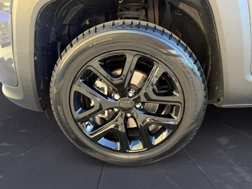 Used 2023 Jeep Renegade Altitude AWD/4WD image 6