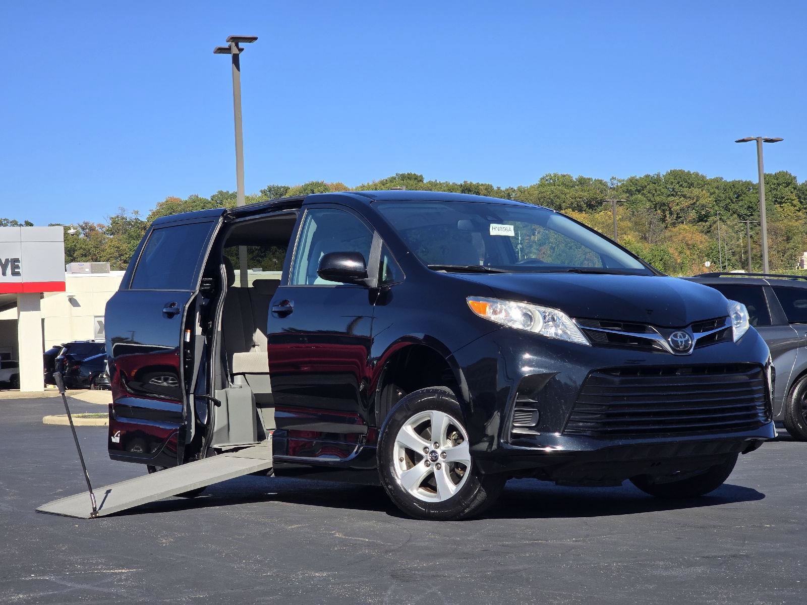 Used 2018 Toyota Sienna LE