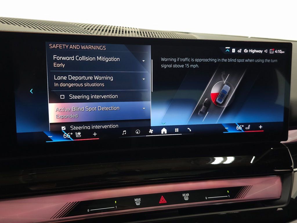 Used 2026 BMW 550e xDrive w/ Premium Package image 19