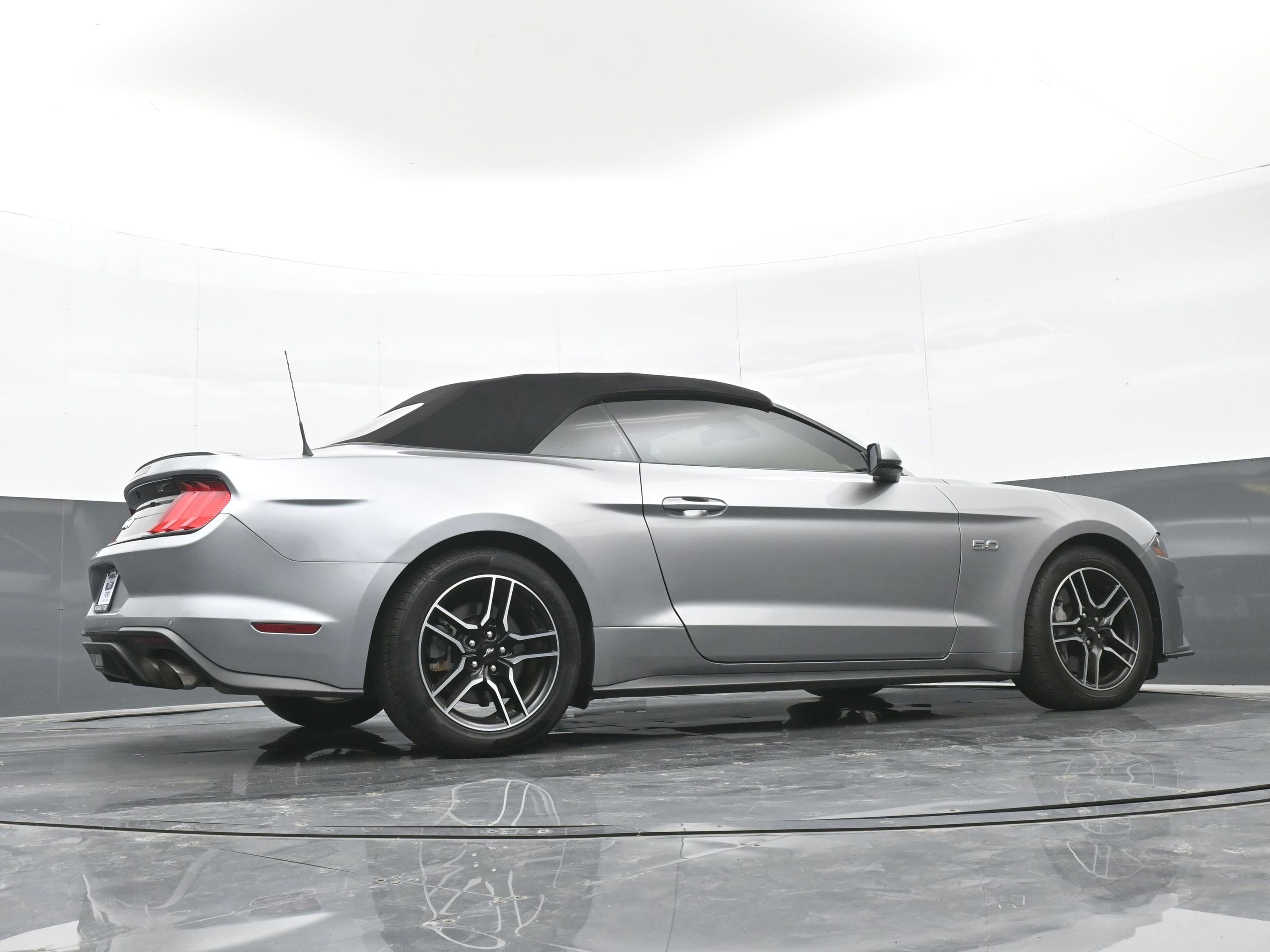 Used 2022 Ford Mustang GT Premium w/ Equipment Group 401A RWD image 35