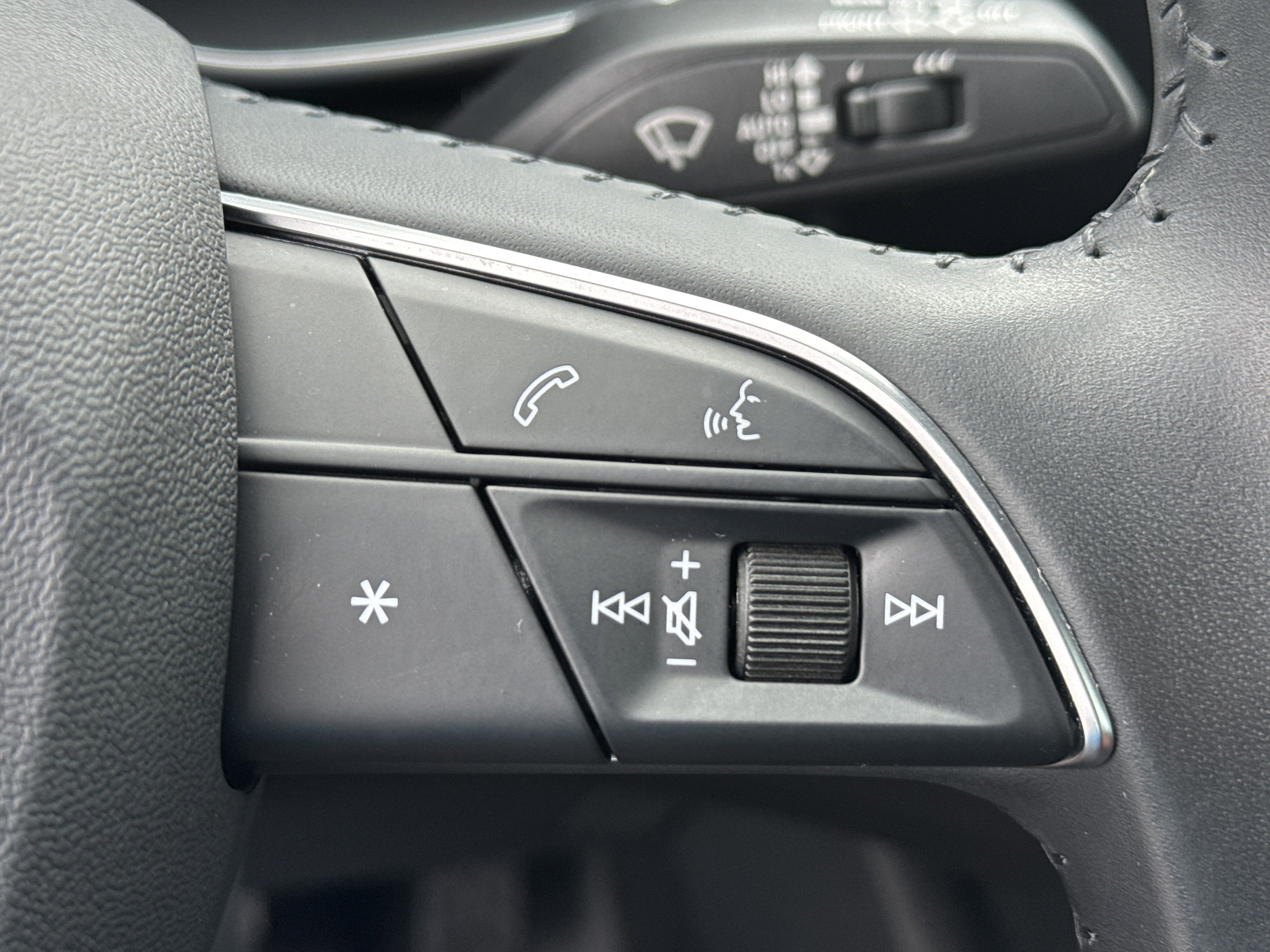 Used 2020 Audi Q3 2.0T Prestige image 32