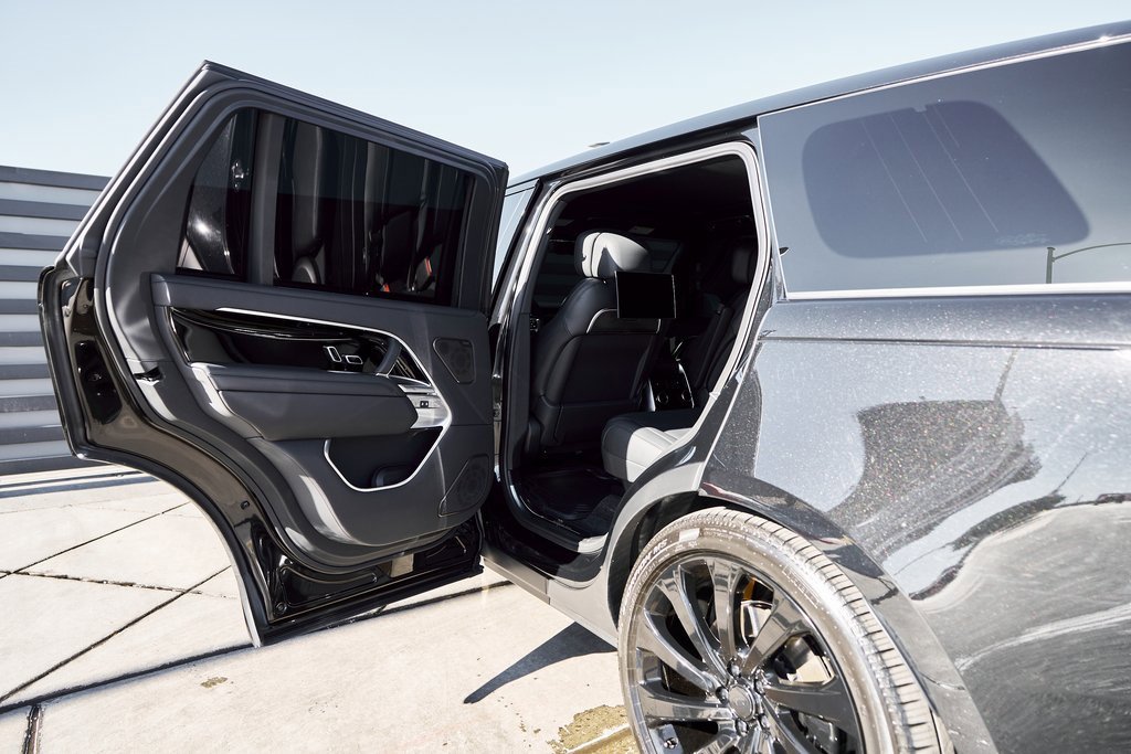 Used 2025 Land Rover Range Rover Long Wheelbase Autobiography image 26