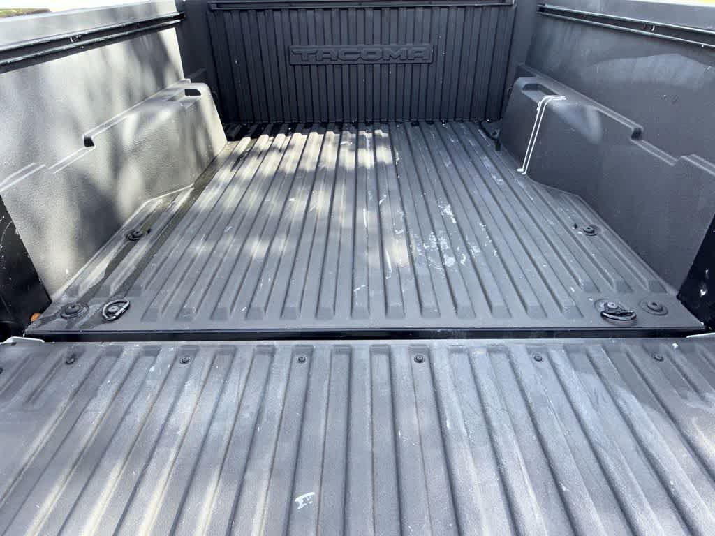 Used 2024 Toyota Tacoma SR5 AWD/4WD image 25