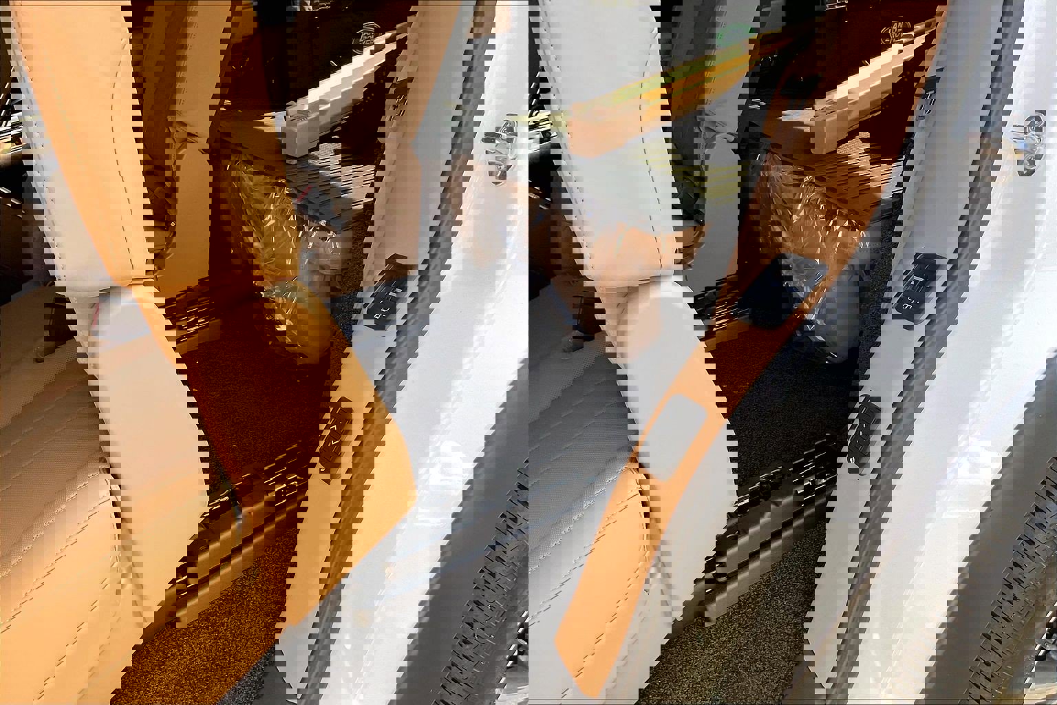 New 2026 Land Rover Range Rover Long Wheelbase SE image 22