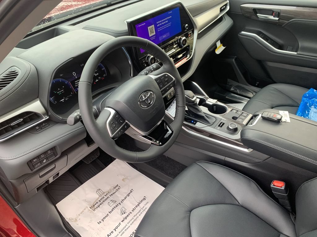 New 2026 Toyota Highlander Platinum AWD/4WD image 10