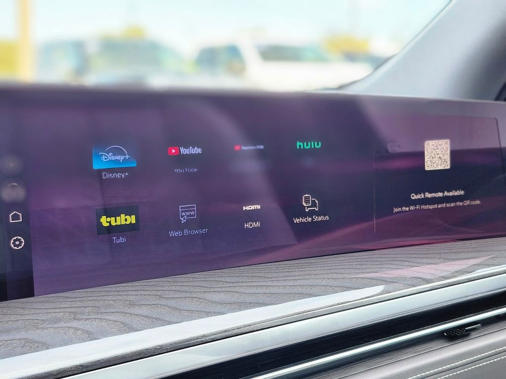 Used 2025 Cadillac Escalade IQ Luxury 1 w/ LPO, Radiant Package image 22