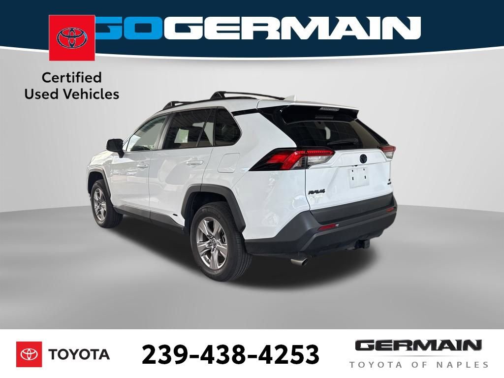 Used 2022 Toyota RAV4 LE AWD/4WD image 4
